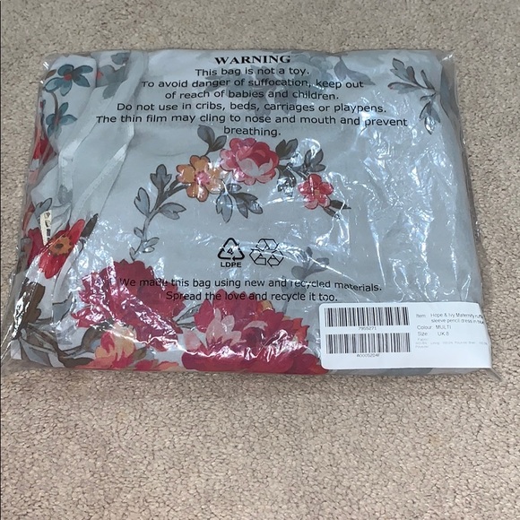 Hope & Ivy Maternity Ruffle Sleeve Pencil Dress - Picture 4 of 4